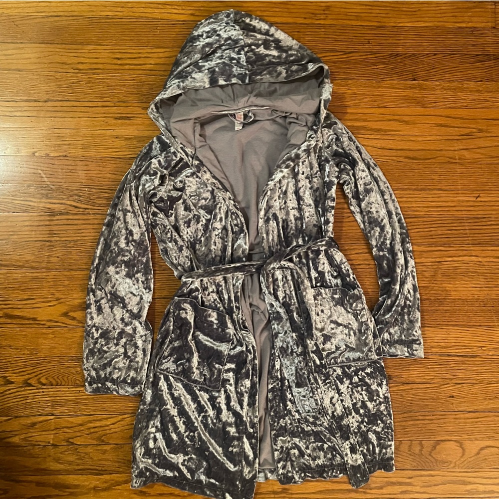 Xhilaration Gray Blue Lined Hooded Velvet Robe
